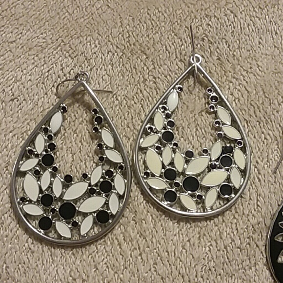 Earring bundle - Picture 2 of 4
